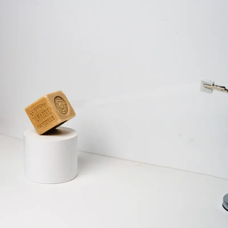 Tiges pour placement produit et accessoires